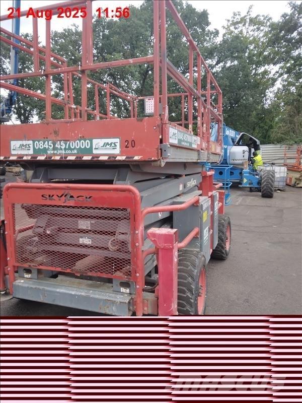 SkyJack SJ 8841 RT 剪叉式升降机