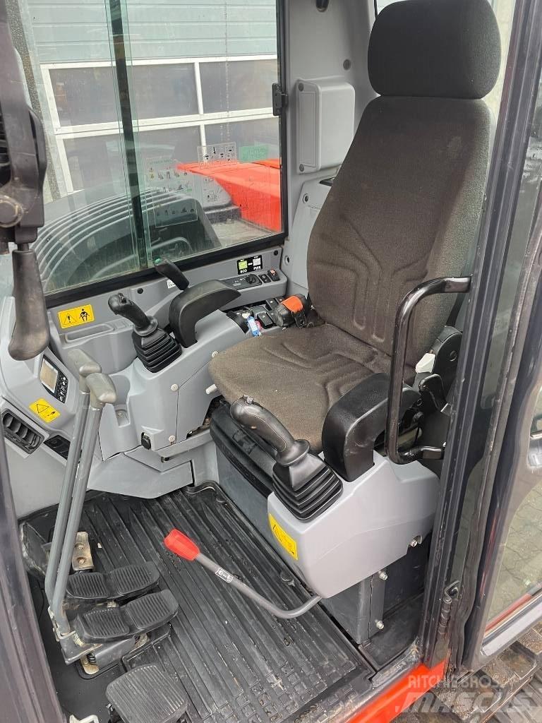 Kubota KX080-4a 中型挖掘机