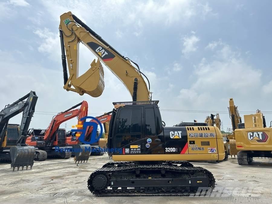 CAT 320 D2 履带挖掘机