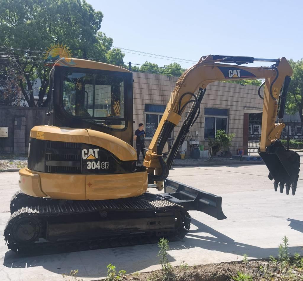 CAT 304 CR 小型挖掘机