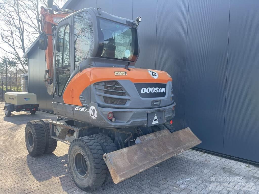Doosan DX57W 轮式挖掘机