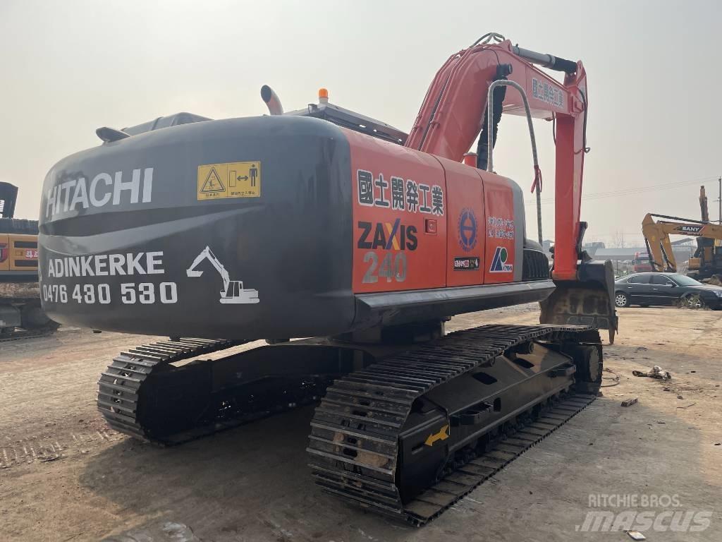 Hitachi 240 中型挖掘机