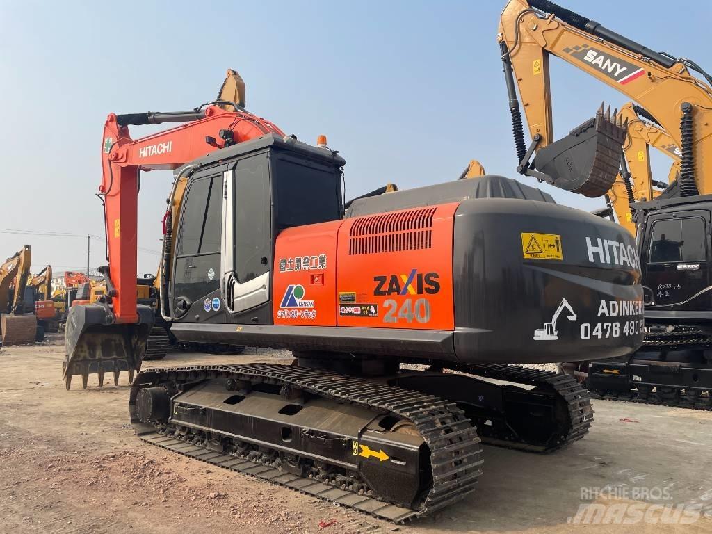 Hitachi 240 中型挖掘机