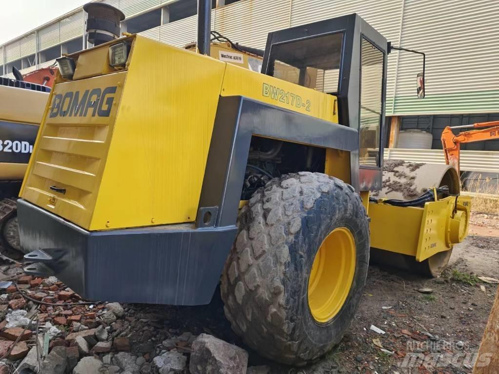 Bomag BW 217 单轮压路机