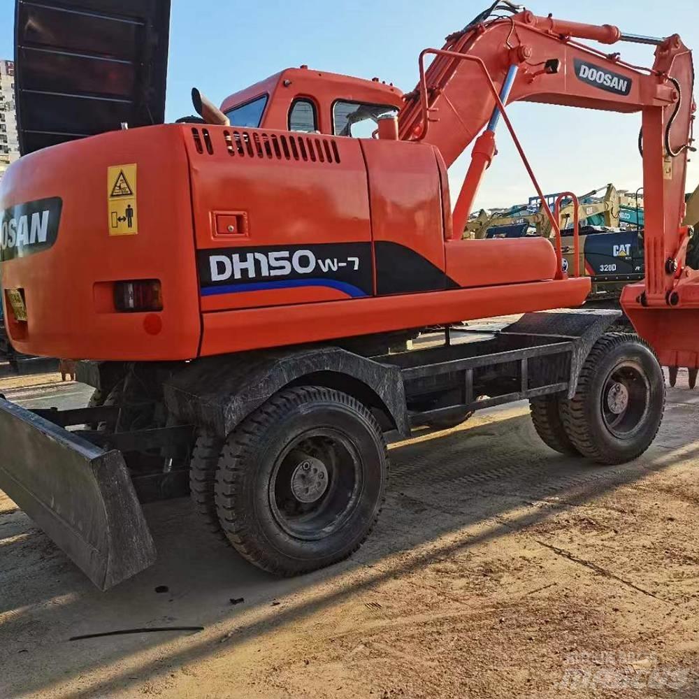 Doosan 150 W-7 轮式挖掘机