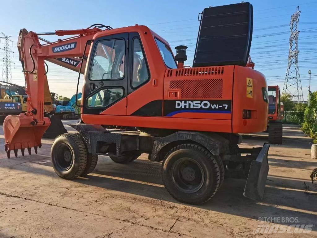 Doosan 150 W-7 轮式挖掘机