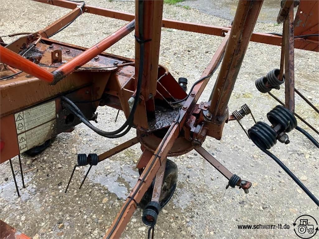 Kuhn GF 8501 犁耙和摊草机
