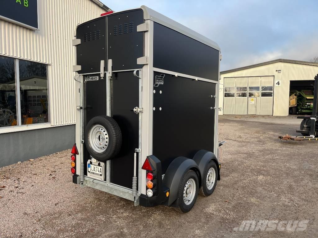 Ifor Williams HB 403 牲畜运输半挂车