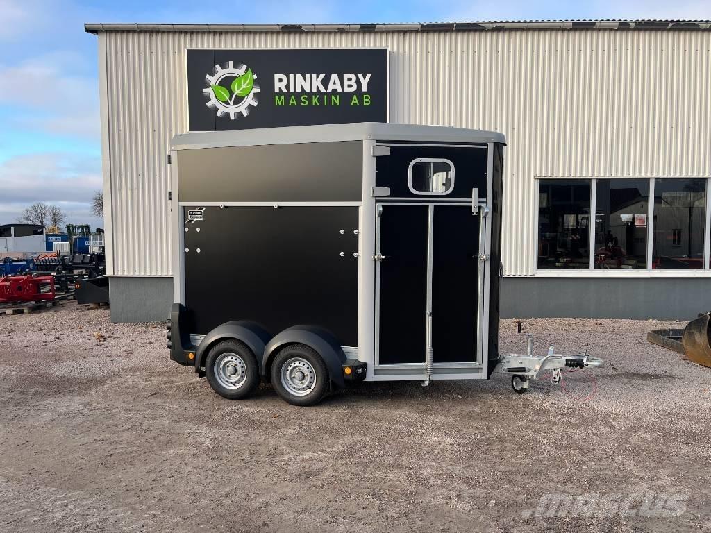 Ifor Williams HB 403 牲畜运输半挂车