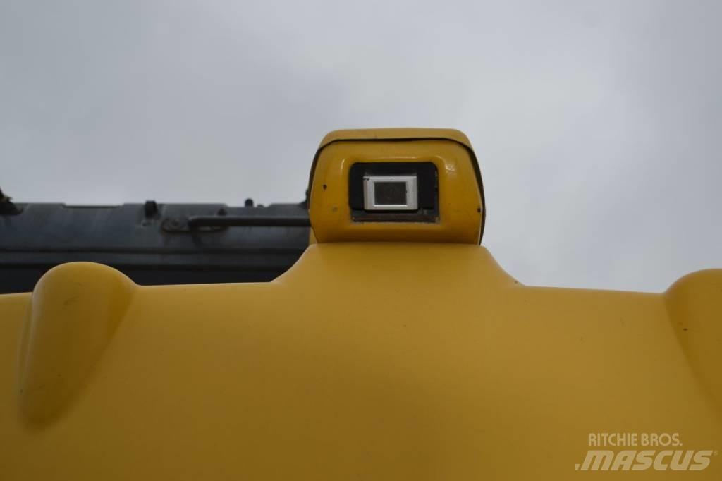 Komatsu PC 138 US-10 履带挖掘机