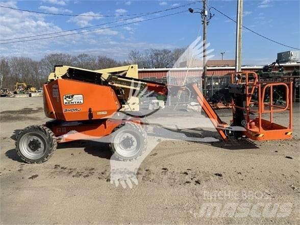 JLG 340AJ 曲臂高空工作平台