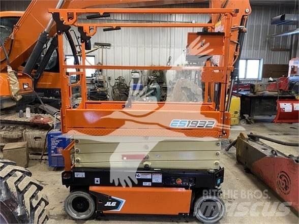 JLG ES1932 剪叉式升降机