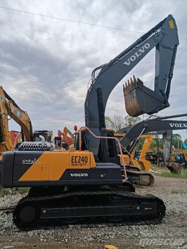 Volvo EC 240 履带挖掘机