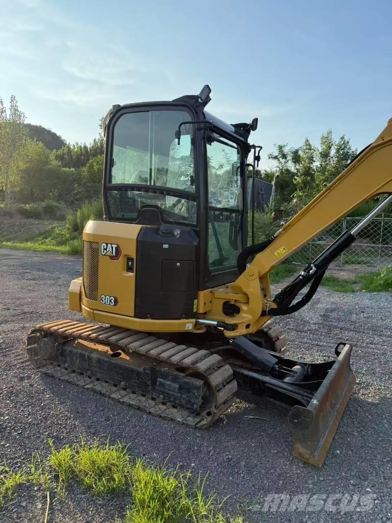 CAT 303 CR 小型挖掘机