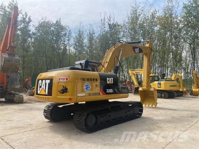CAT 320D2 履带挖掘机