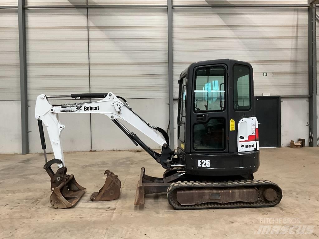 Bobcat E 25 小型挖掘机