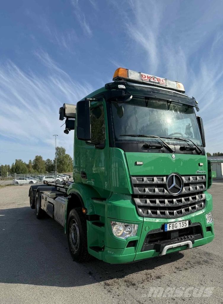 Mercedes-Benz Actros 工程吊钩车