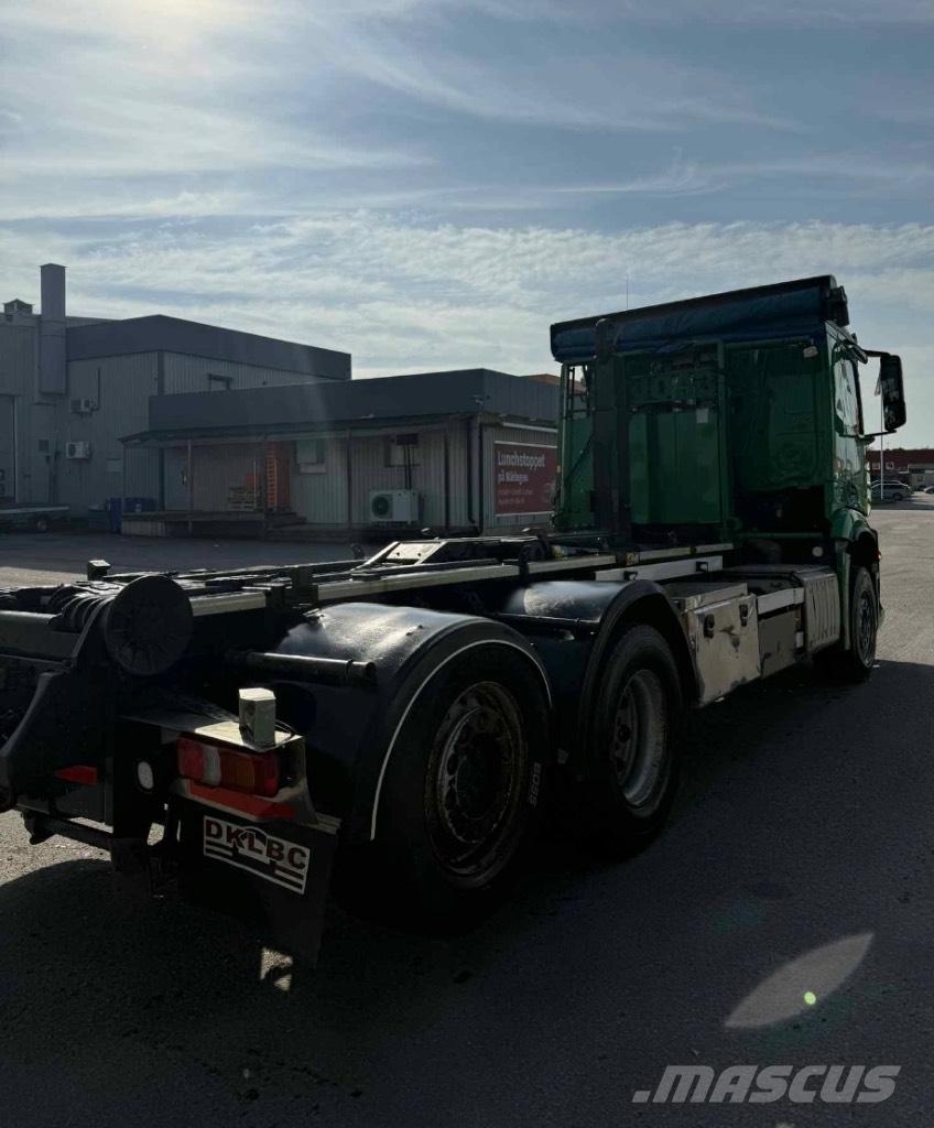 Mercedes-Benz Actros 工程吊钩车