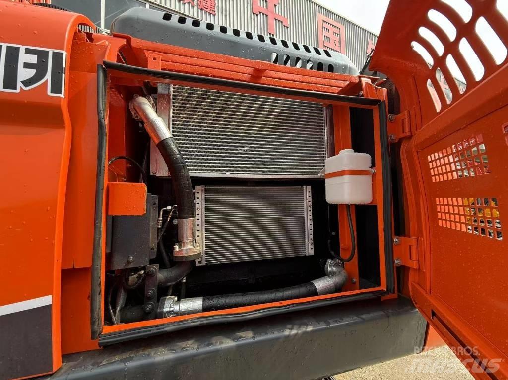 Doosan DX 225 LCA 履带挖掘机