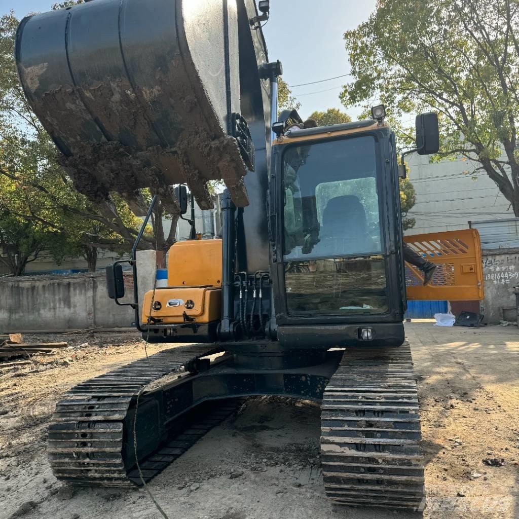 Hyundai 150 小型挖掘机