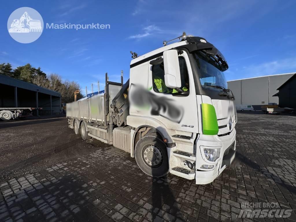 Mercedes-Benz 2543 起重车