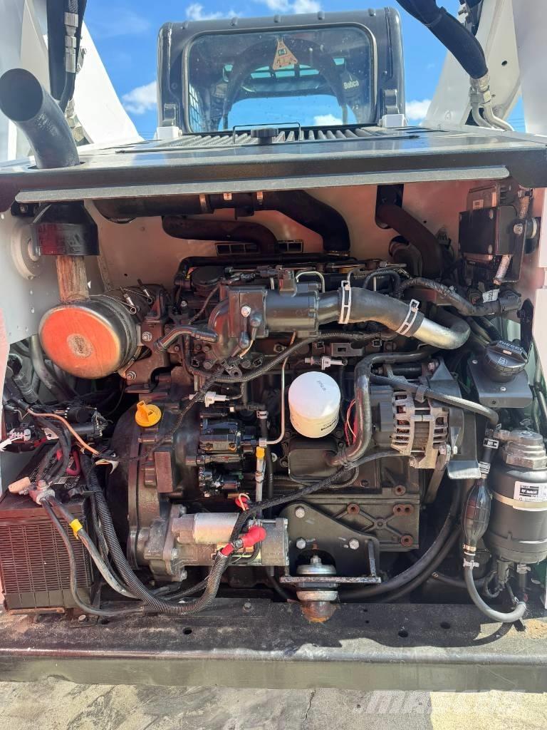 Bobcat T 740 滑移装载机