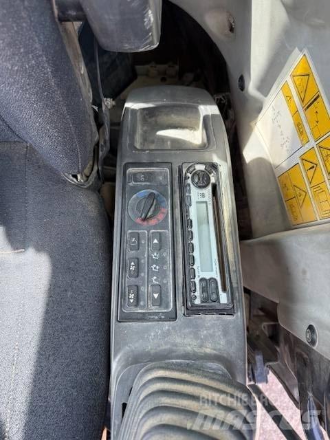 Komatsu PC 80 中型挖掘机