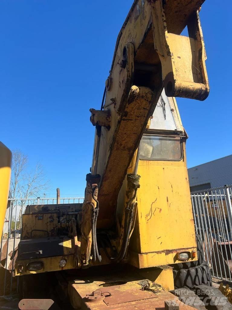 Liebherr 7951 轮式挖掘机