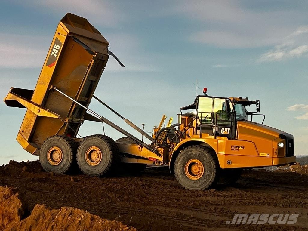CAT 745 铰接式自卸车