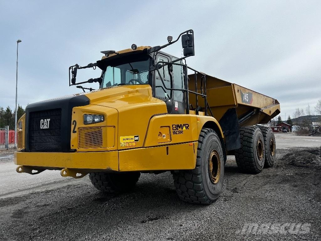 CAT 745 铰接式自卸车