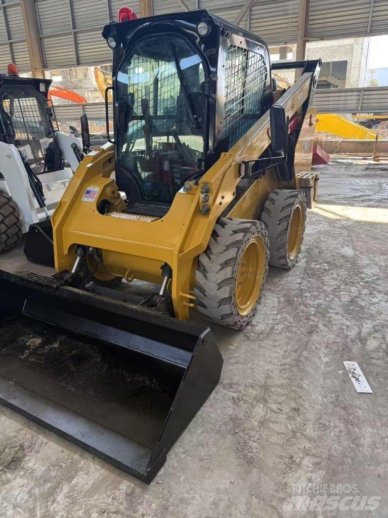 CAT 262 D 滑移装载机