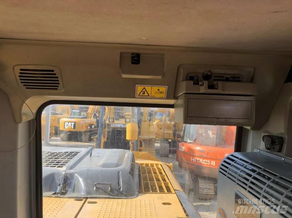 CAT 320 D 履带挖掘机
