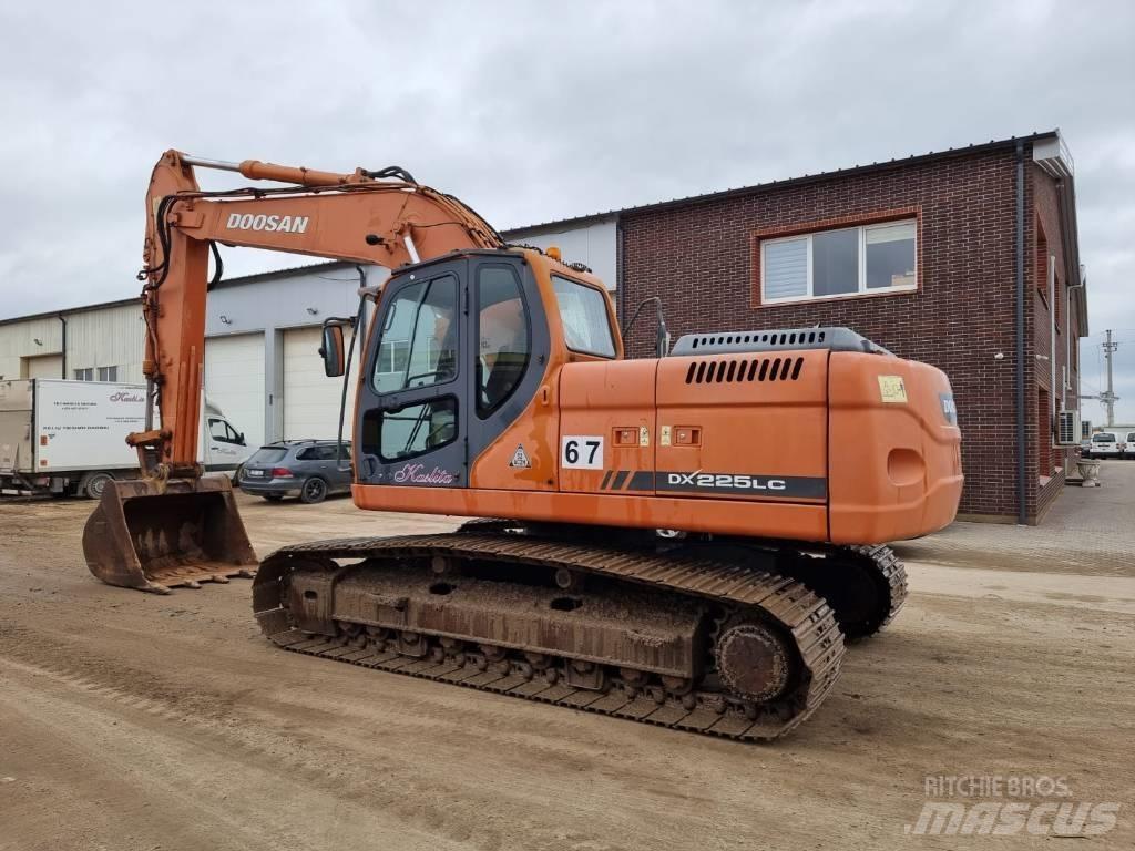 Doosan DX 225 LC 履带挖掘机