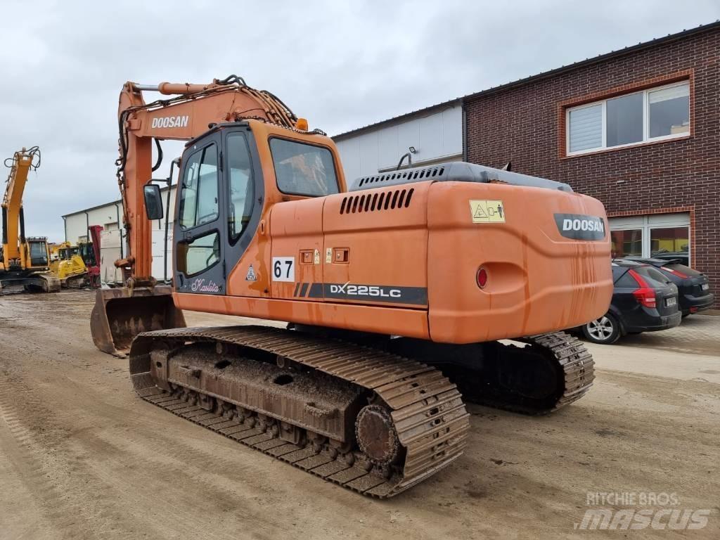 Doosan DX 225 LC 履带挖掘机
