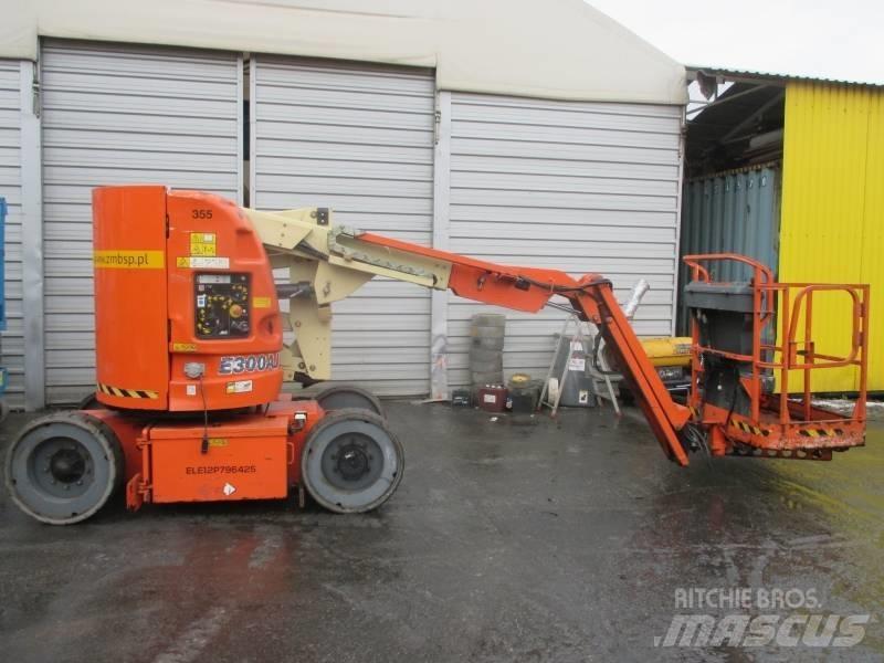 JLG E 300 AJ 曲臂高空工作平台