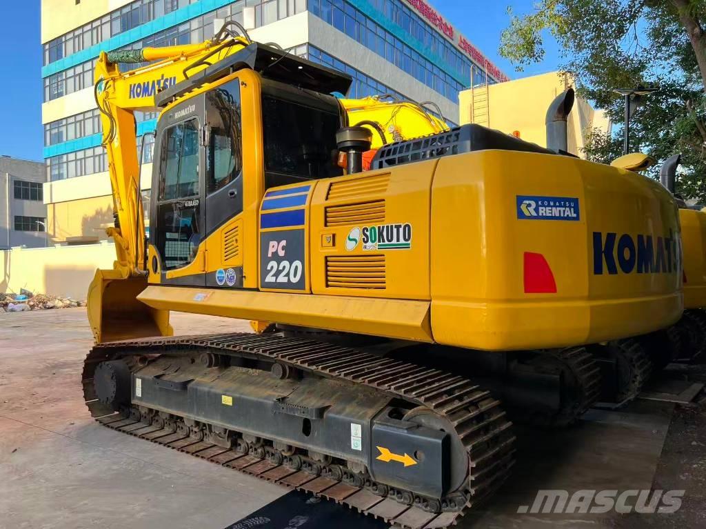 Komatsu PC220-8 中型挖掘机