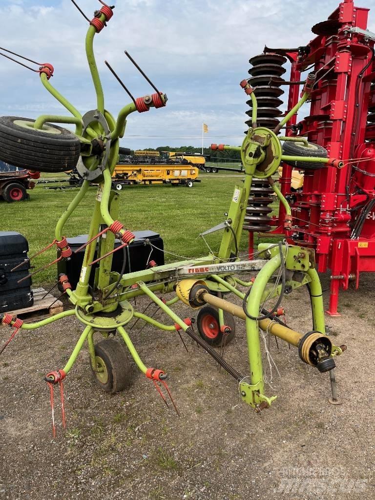 CLAAS Volto 52 犁耙和摊草机