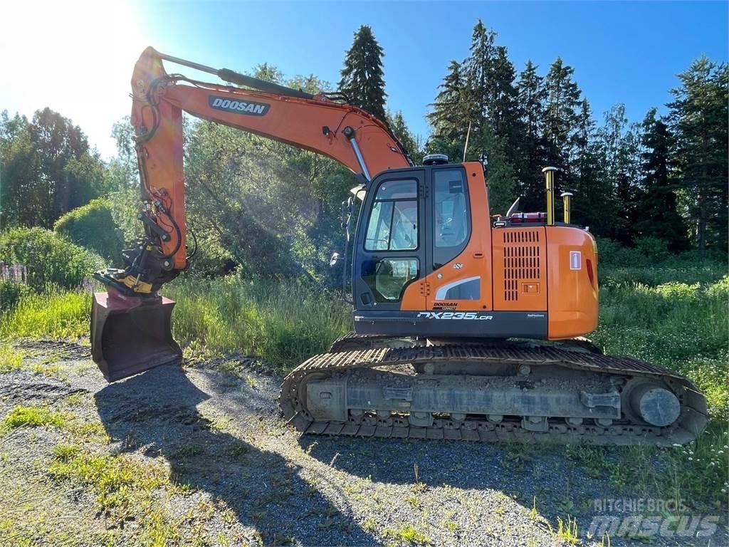 Doosan DX235 LRC 履带挖掘机