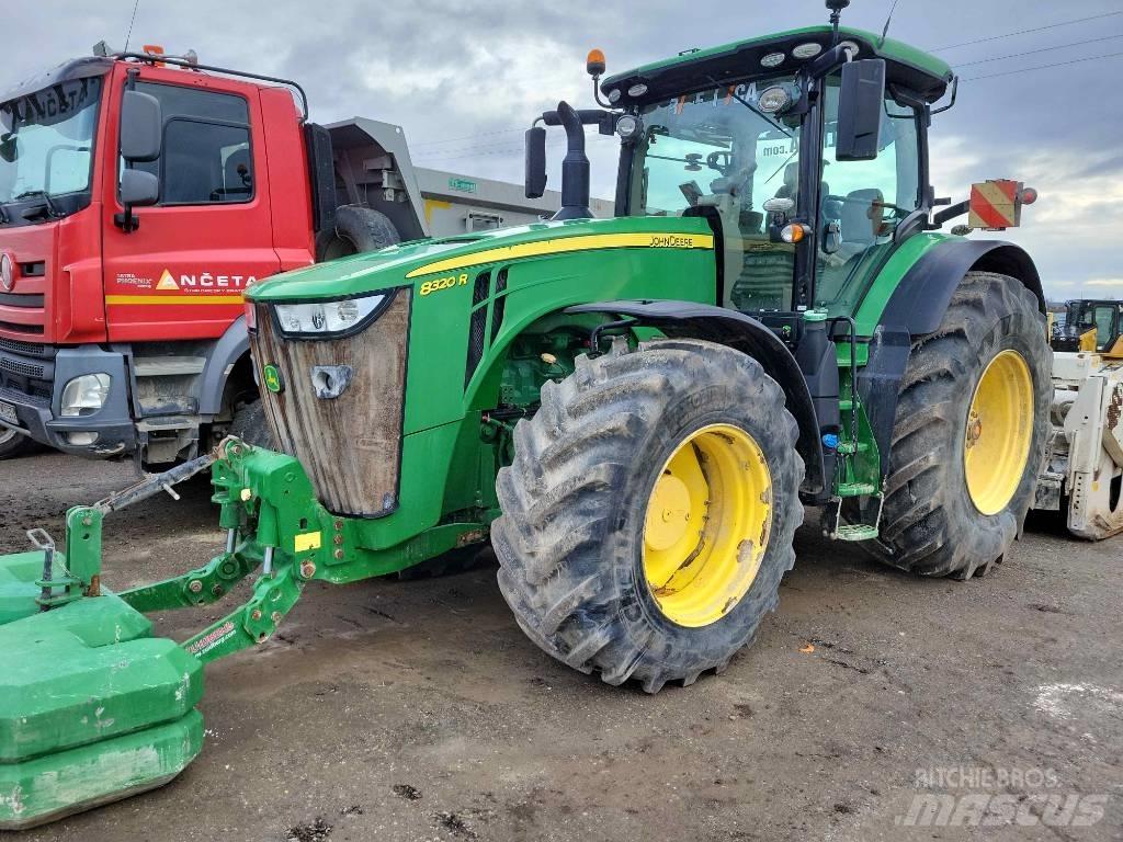 John Deere 8320 R 拖拉机/农用车