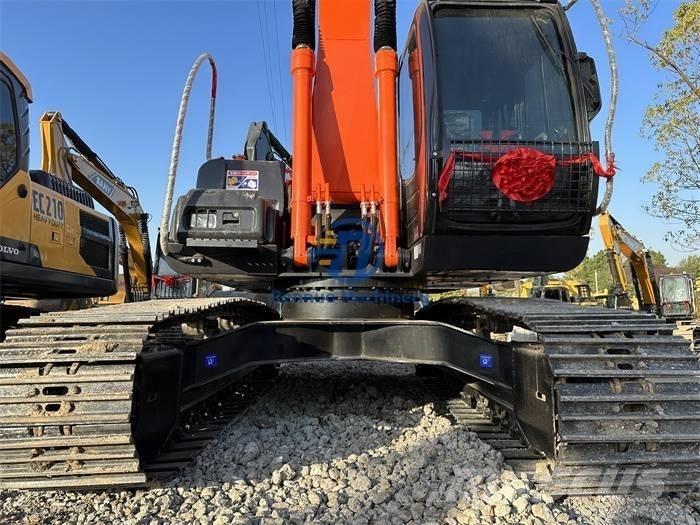 Hitachi ZX 200 履带挖掘机