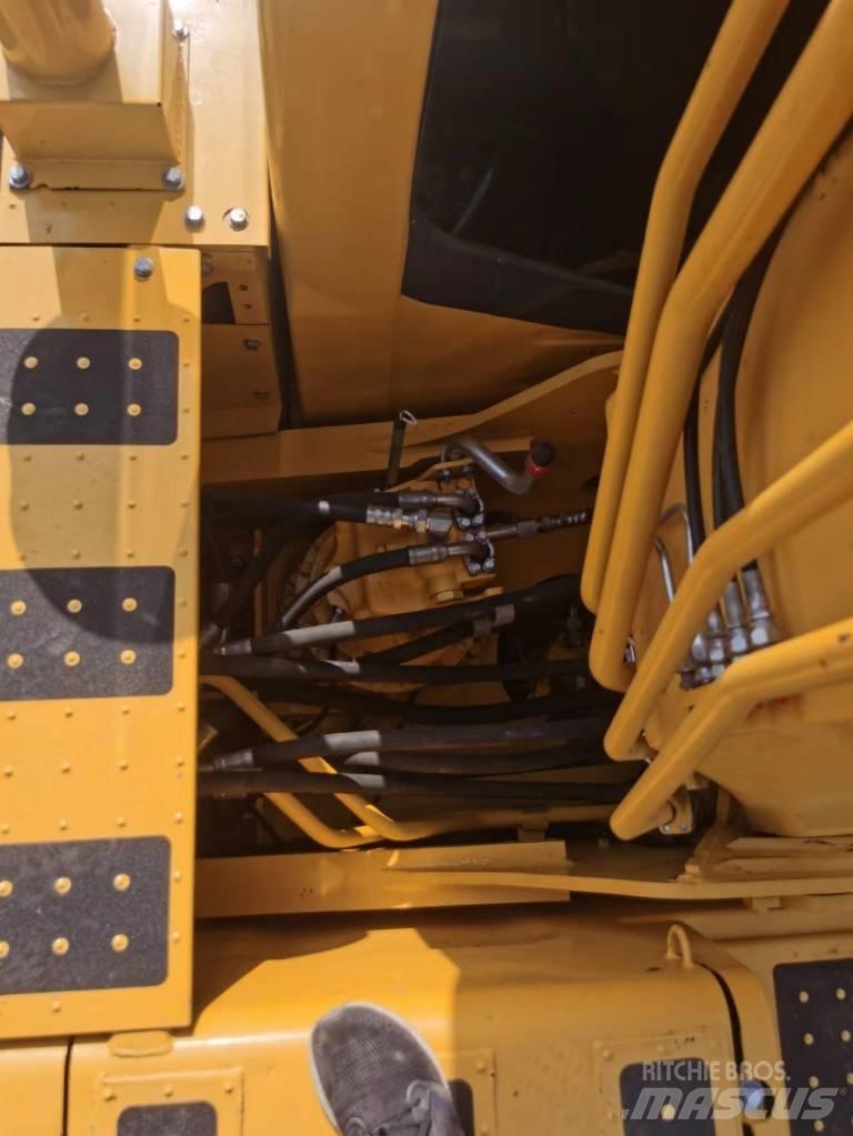 Komatsu PC 200 履带挖掘机