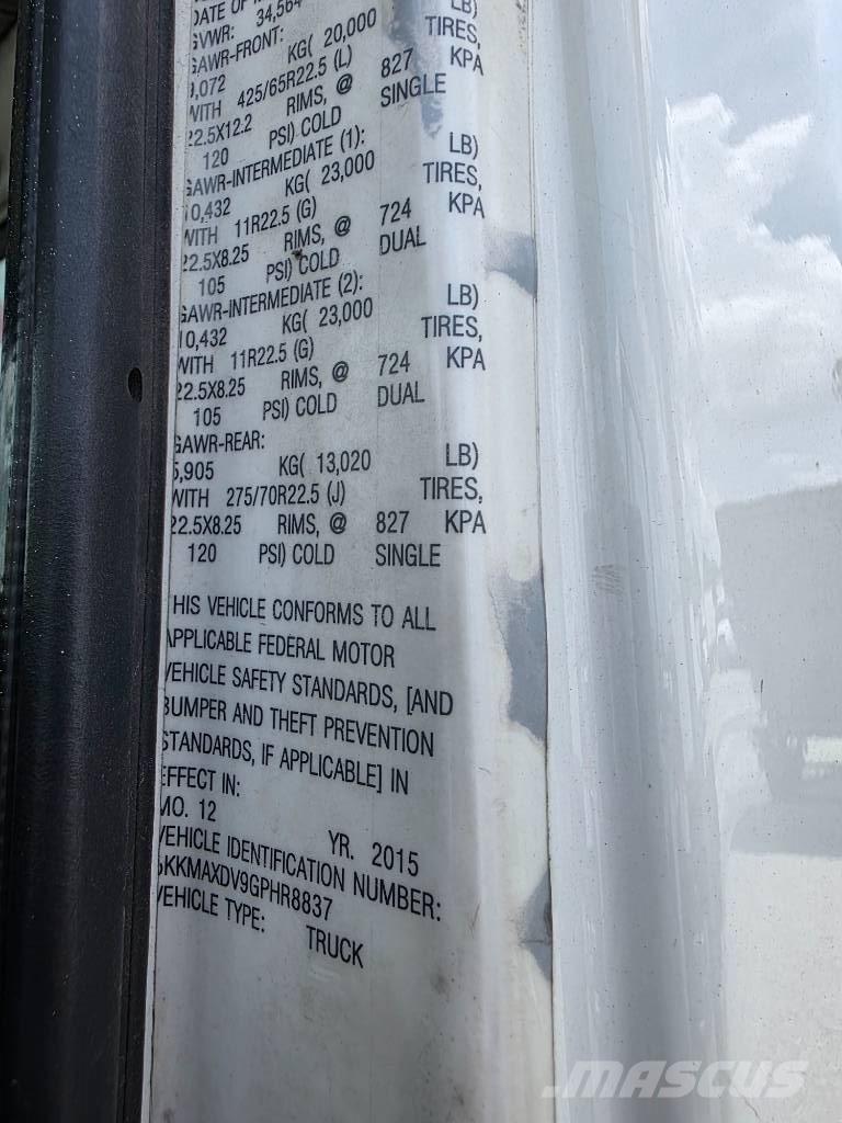 Western Star 4700 SB 牵引车