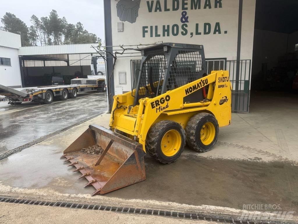 Komatsu SK 07 J-2 滑移装载机