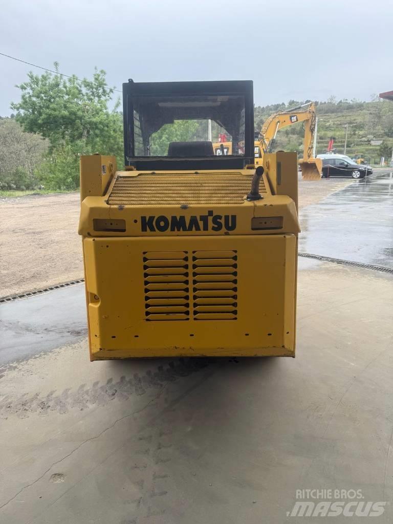 Komatsu SK 07 J-2 滑移装载机
