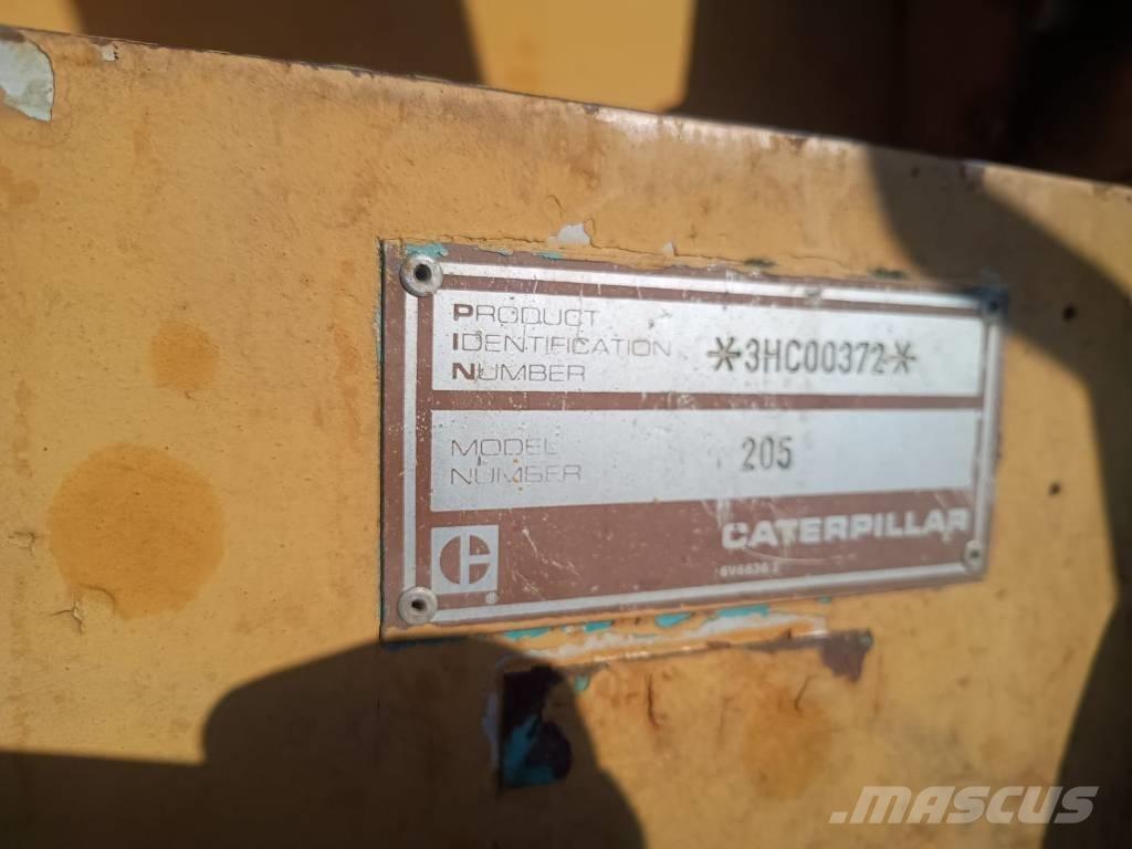 CAT 205LC 履带挖掘机