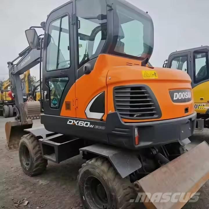 Doosan DX 60W 轮式挖掘机