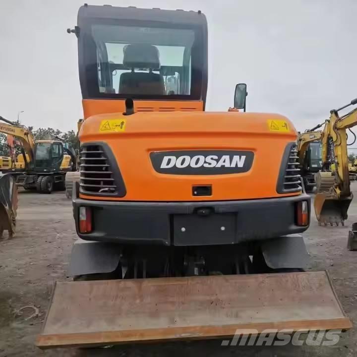Doosan DX 60W 轮式挖掘机