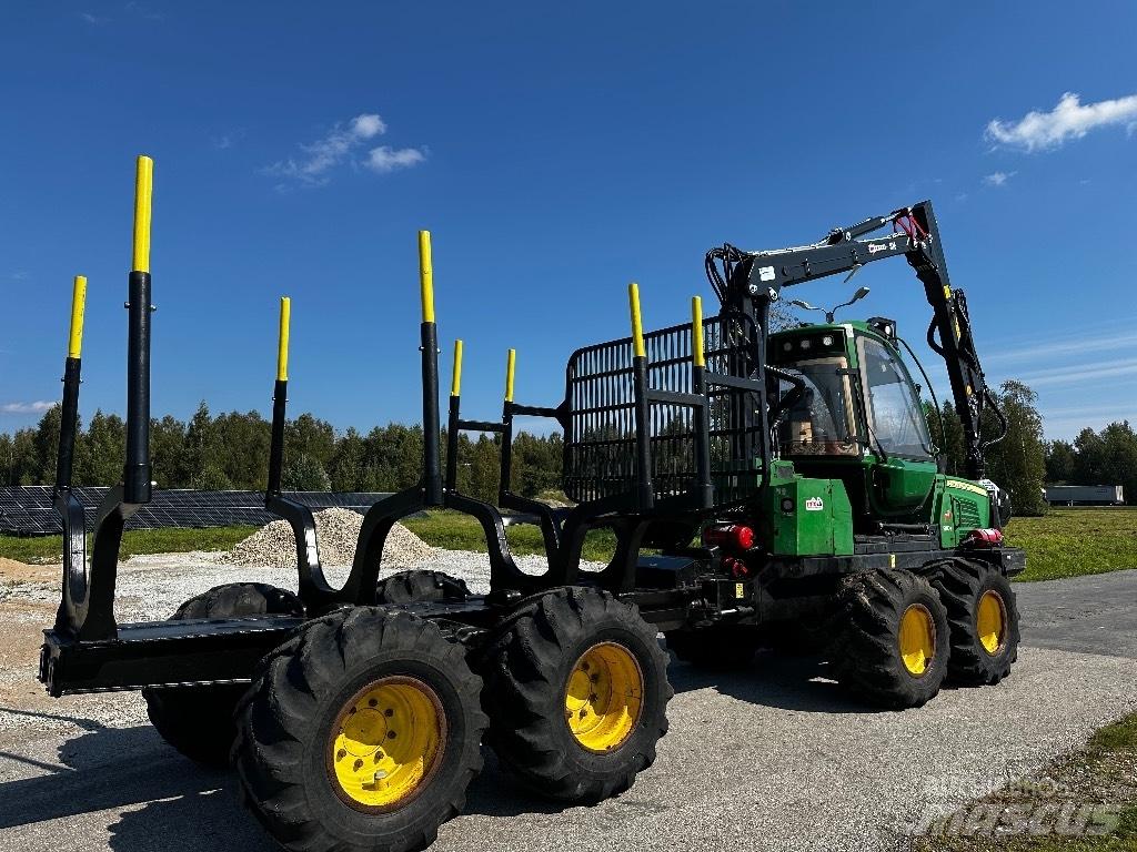 John Deere 810 E 集运机