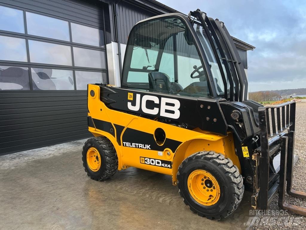 JCB TLT 30 D 伸缩臂叉装车|叉装车