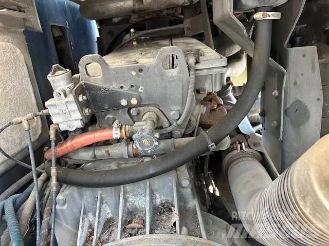 MB Crusher OM 926 LA 发动机